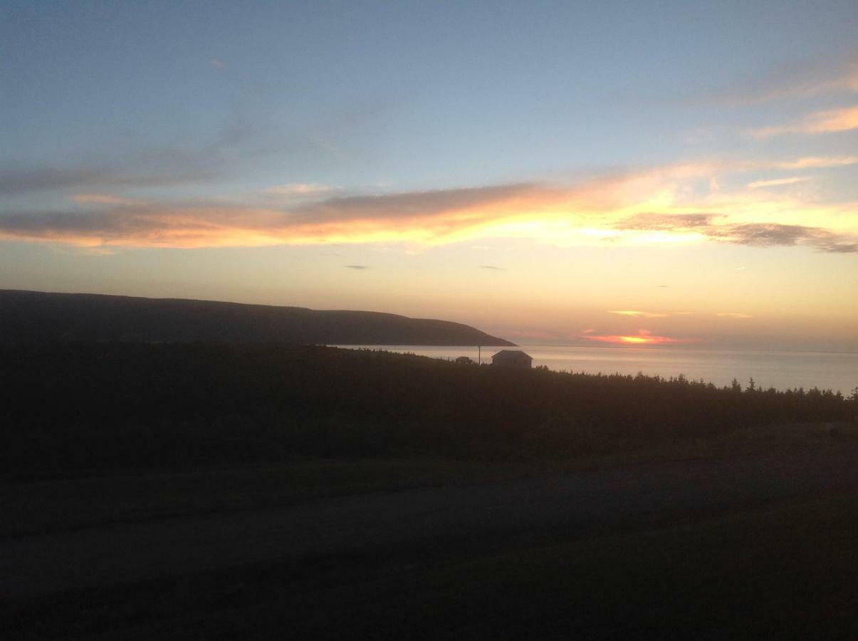 Burton'S Sunset Oasis MotelBay Saint Lawrence エクステリア 写真