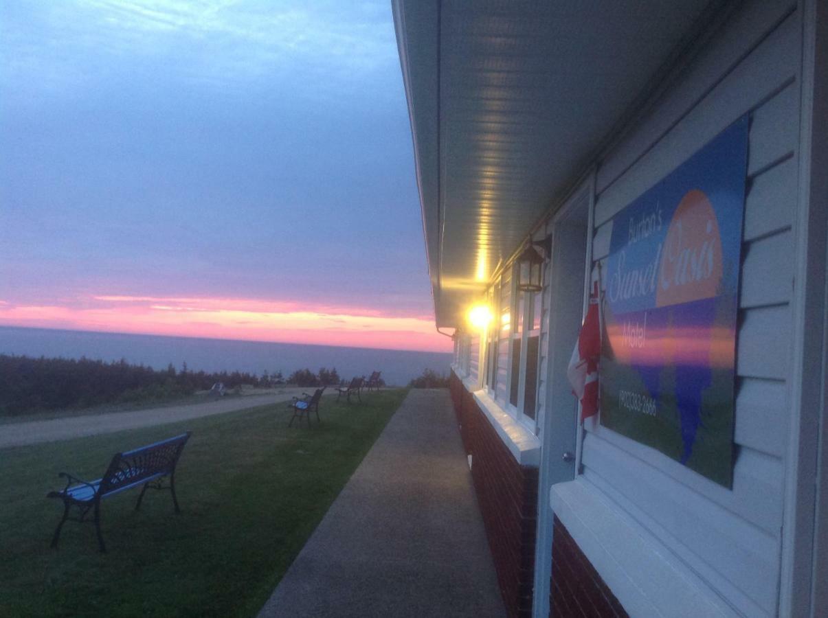 Burton'S Sunset Oasis MotelBay Saint Lawrence エクステリア 写真